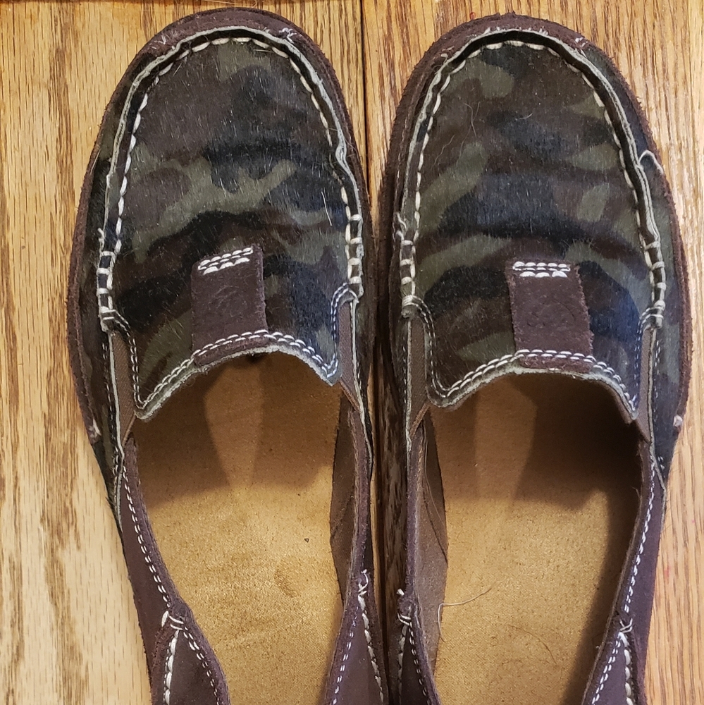 ARIAT SLIP ON